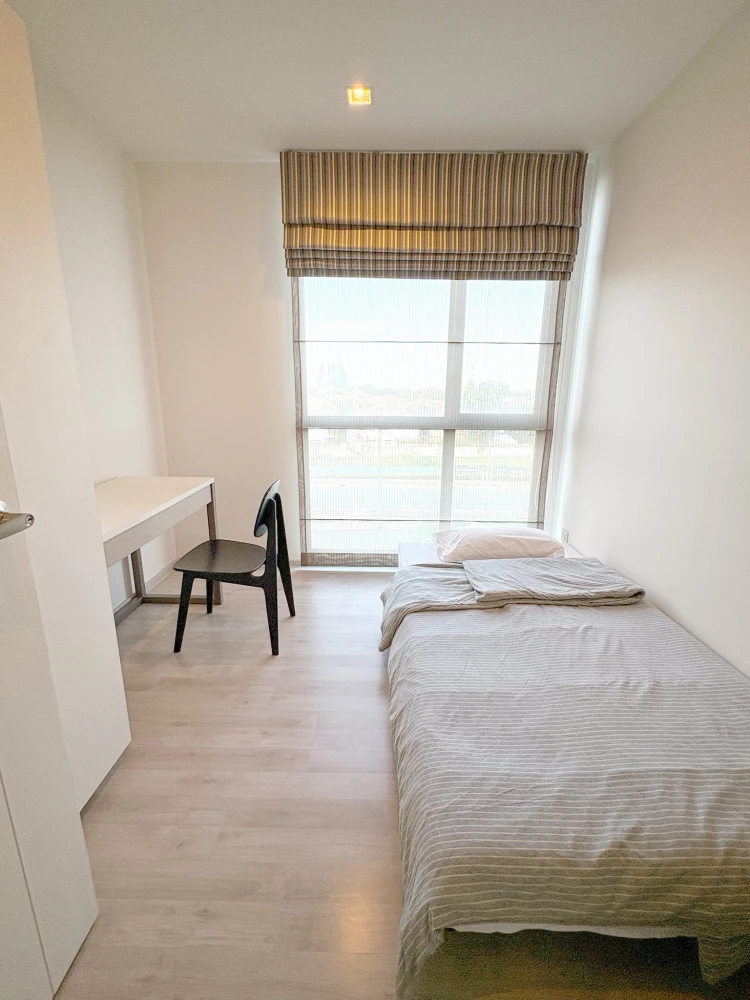 For sale: Chambers Cher Ratchada-Ram Intra, facing north, front building with privacy, others cannot see us, furnished and ready to move in, free elec