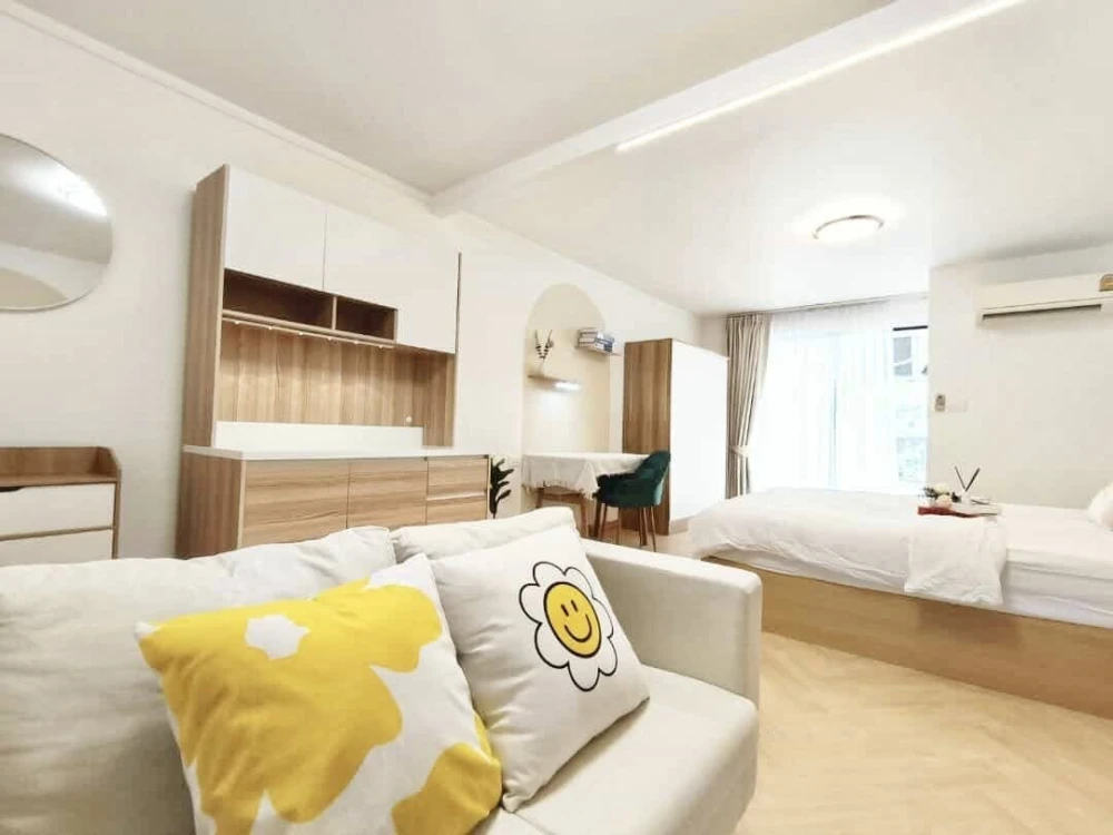 Champs Elysees Tiwanon for sale, decorated in a minimalist, Korean style, very livable. You'll regret it if you miss it.