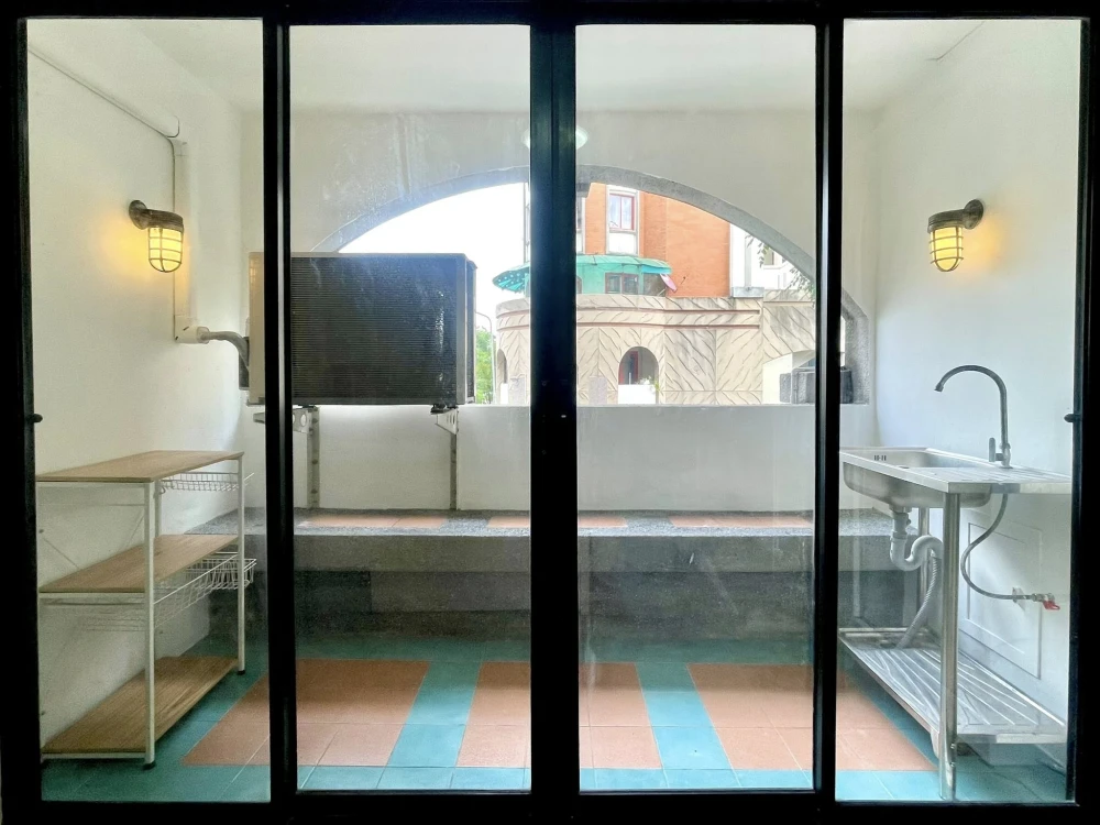 Champs Elysees Tiwanon Studio for sale, spacious living space, open view, fully equipped with amenities. Reserve now!