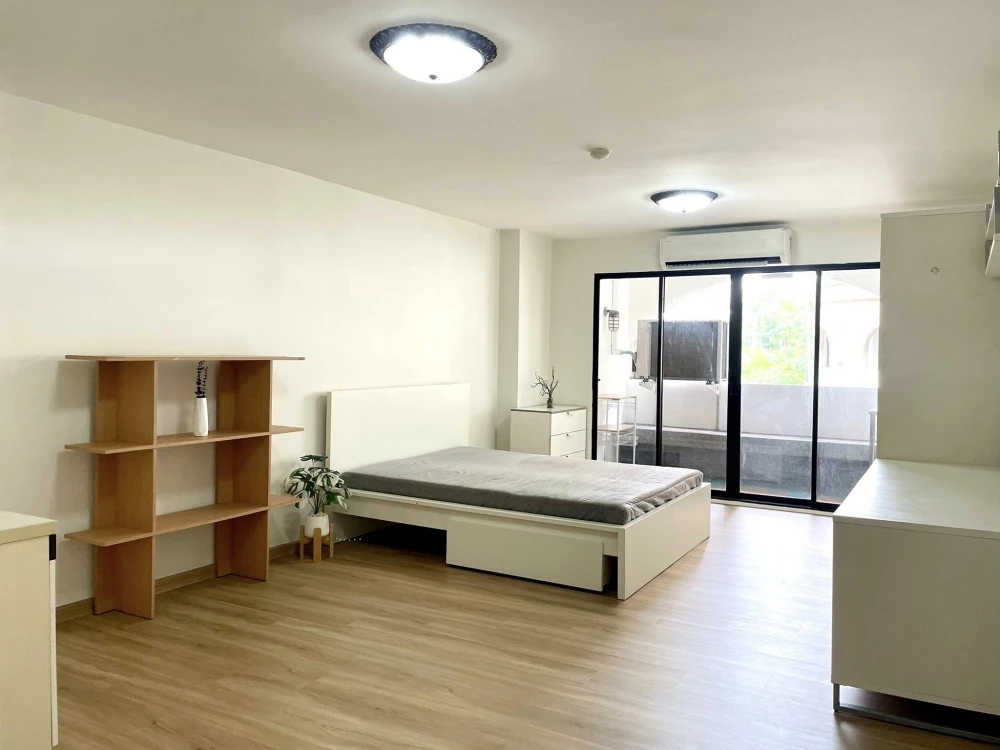 Champs Elysees Tiwanon Studio for sale, spacious living space, open view, fully equipped with amenities. Reserve now!