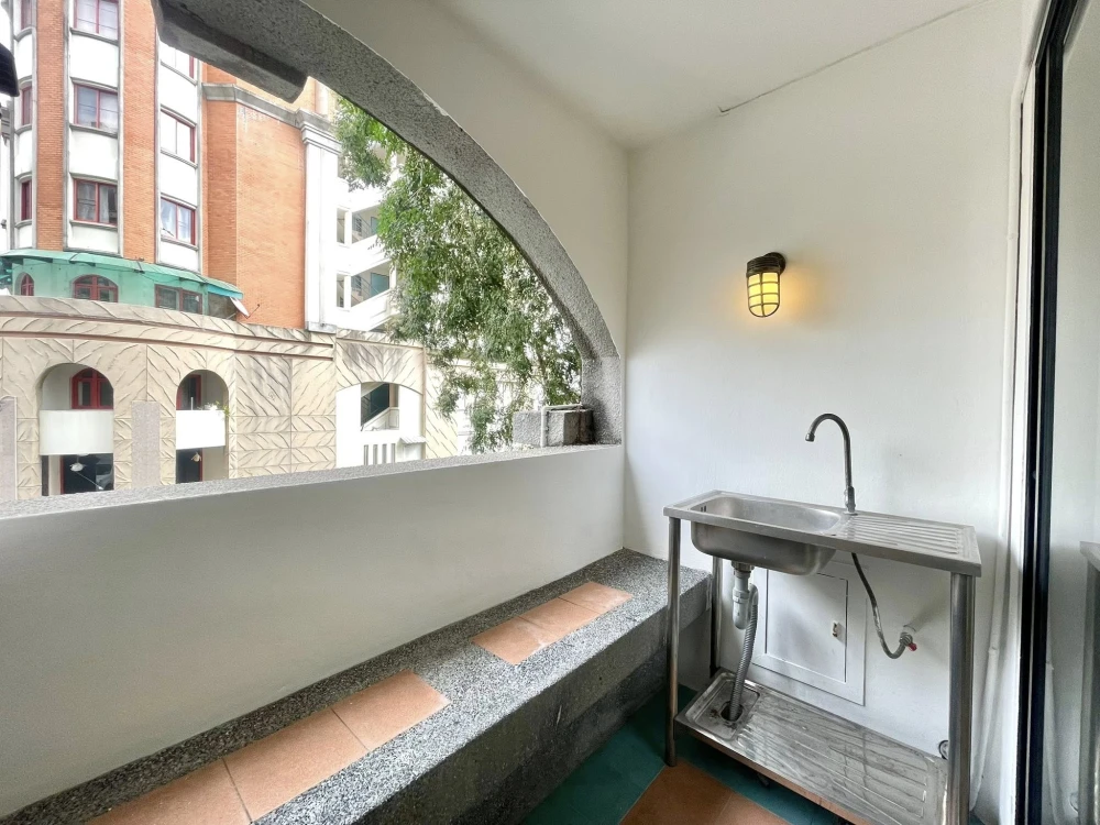 Champs Elysees Tiwanon Studio for sale, spacious living space, open view, fully equipped with amenities. Reserve now!