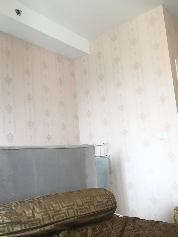 Selling a unit at Chapter One Eco Ratchada-Huai Khwang, 9th floor. Comes fully furnished with all amenities. Book now!