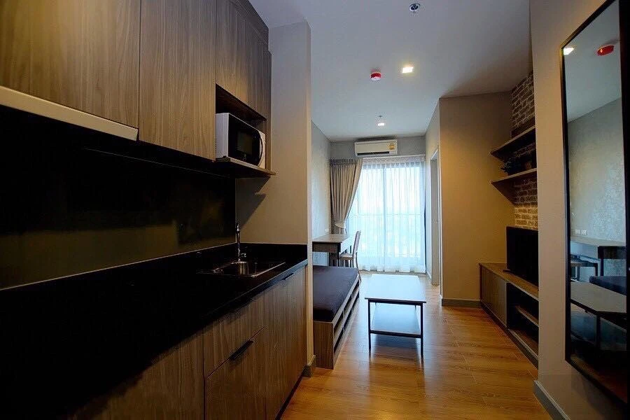 Selling Chapter One Mid Town Ladprao 24 apartments. Ready to move in, fully furnished. Book now!