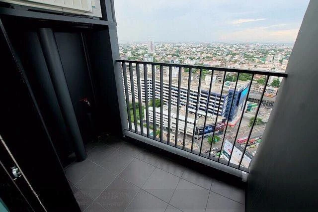 Selling Chapter One Mid Town Ladprao 24 apartments. Ready to move in, fully furnished. Book now!