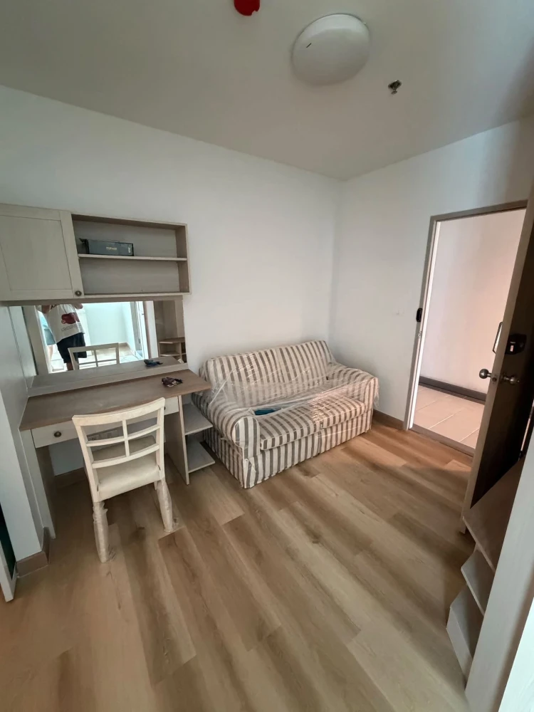 Selling a Chapter One Modern Dutch unit on the 16th floor. Prime location and fully furnished. Book now!