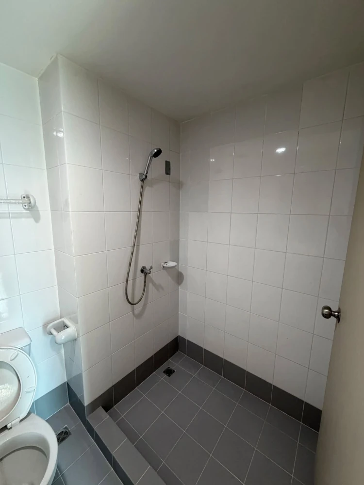 Selling a Chapter One Modern Dutch unit on the 16th floor. Prime location and fully furnished. Book now!