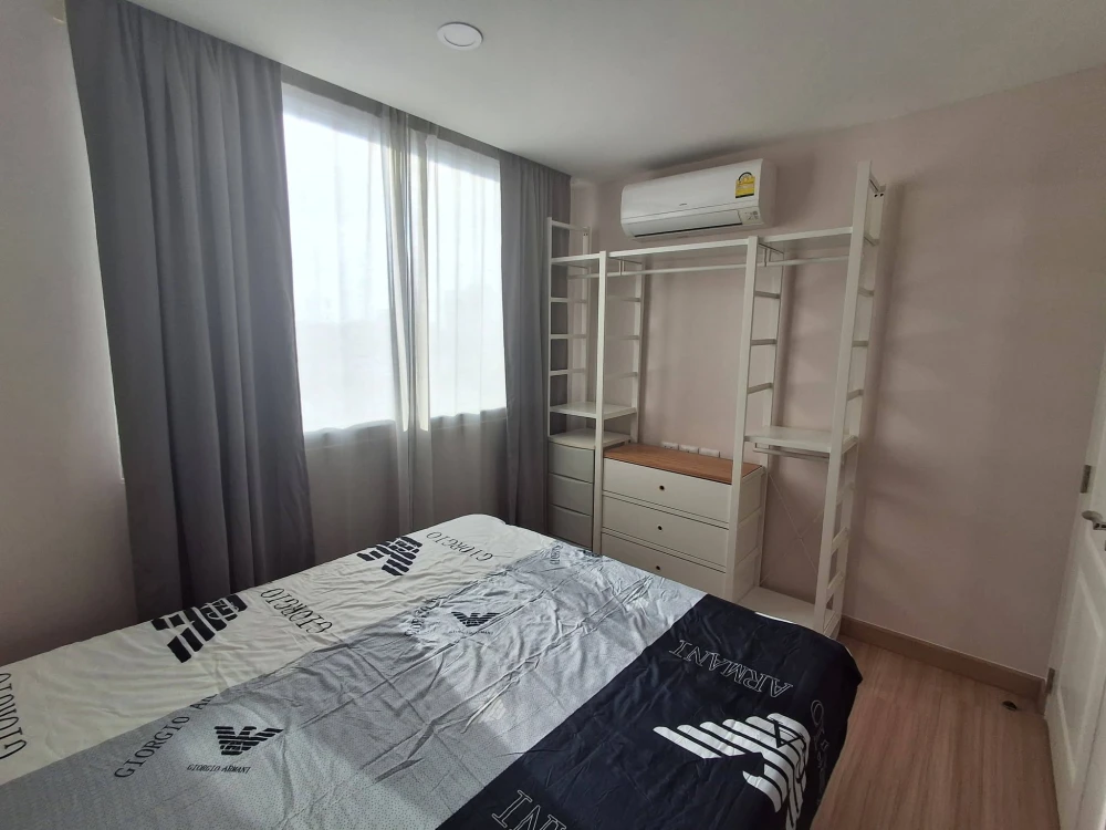For Sale: Chateau In Town Charansanitwong 96/2. An airy unit with good natural light and a peaceful atmosphere; comes fully equipped with built-in fur