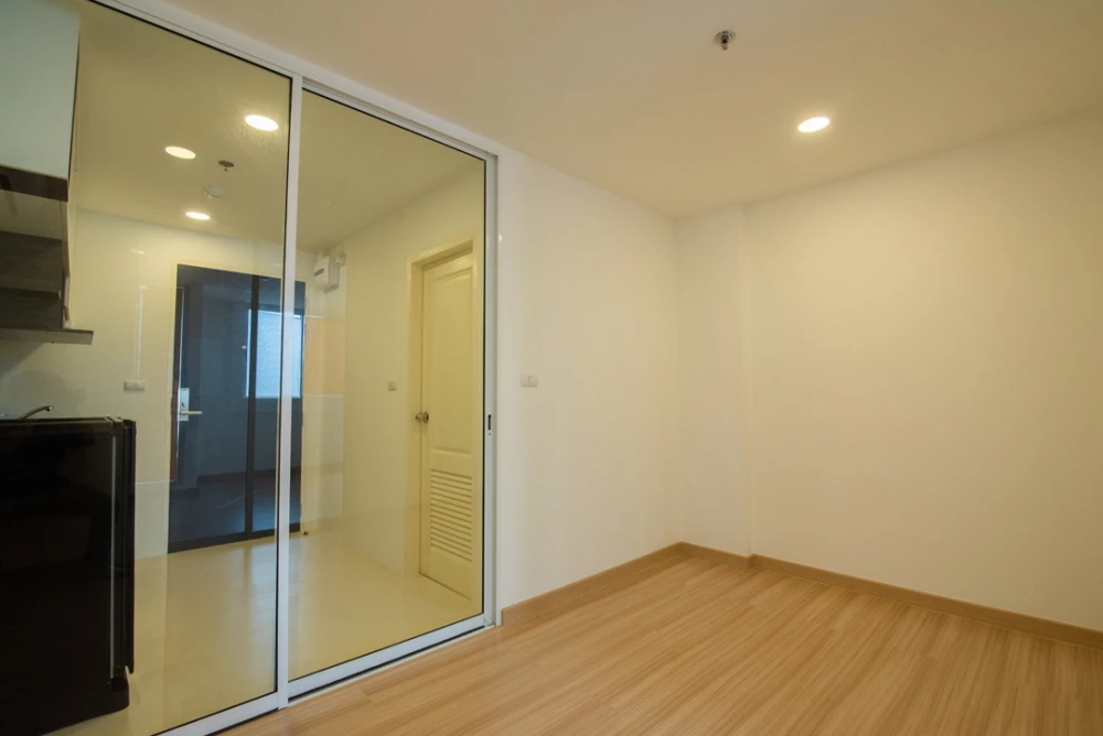 Chateau In Town Rama 8 for sale, empty room, good location, convenient transportation, room decoration lovers shouldn't miss, reserve now.
