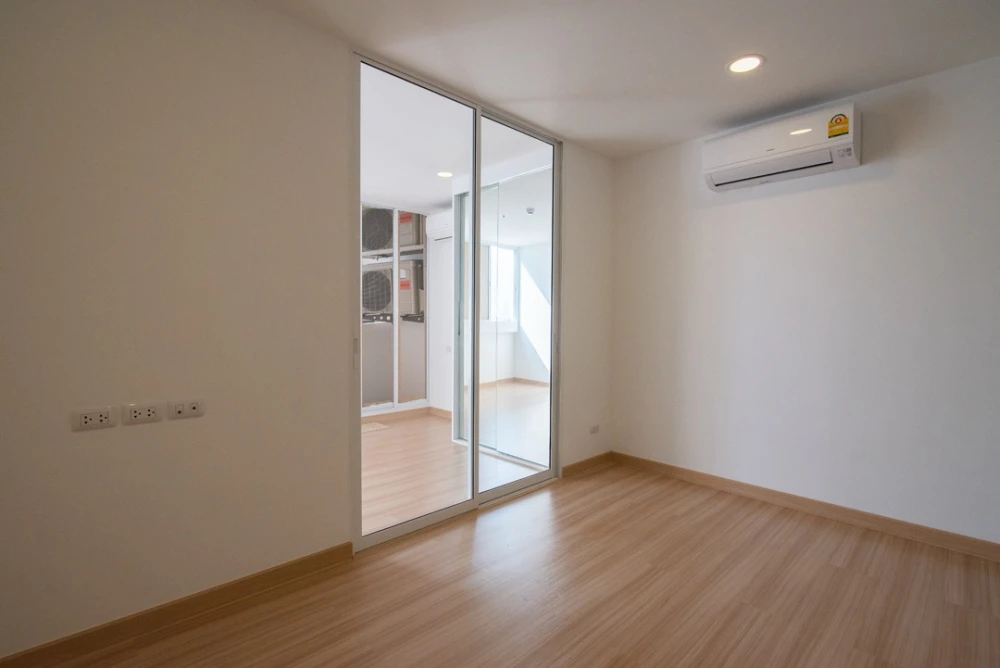 Chateau In Town Rama 8 for sale, empty room, good location, convenient transportation, room decoration lovers shouldn't miss, reserve now.
