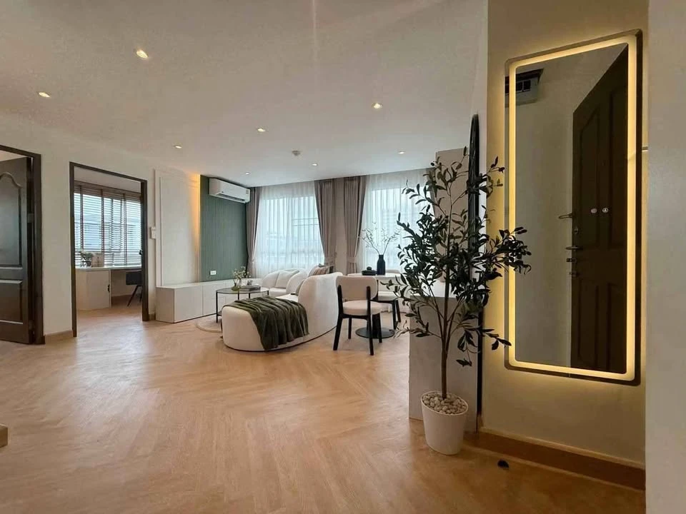 For sale: Chateau in Town Ratchada 17, a modern Japanese-style boutique hotel that still maintains a contemporary feel, offering a warm, resort-like a