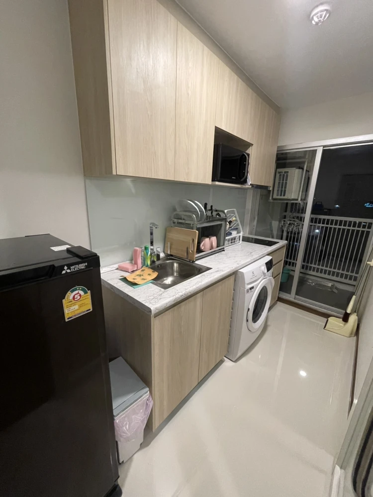 Selling a fully furnished, comfortable condo at Chewathai Hallmark Charan 13. Interested? Book now!