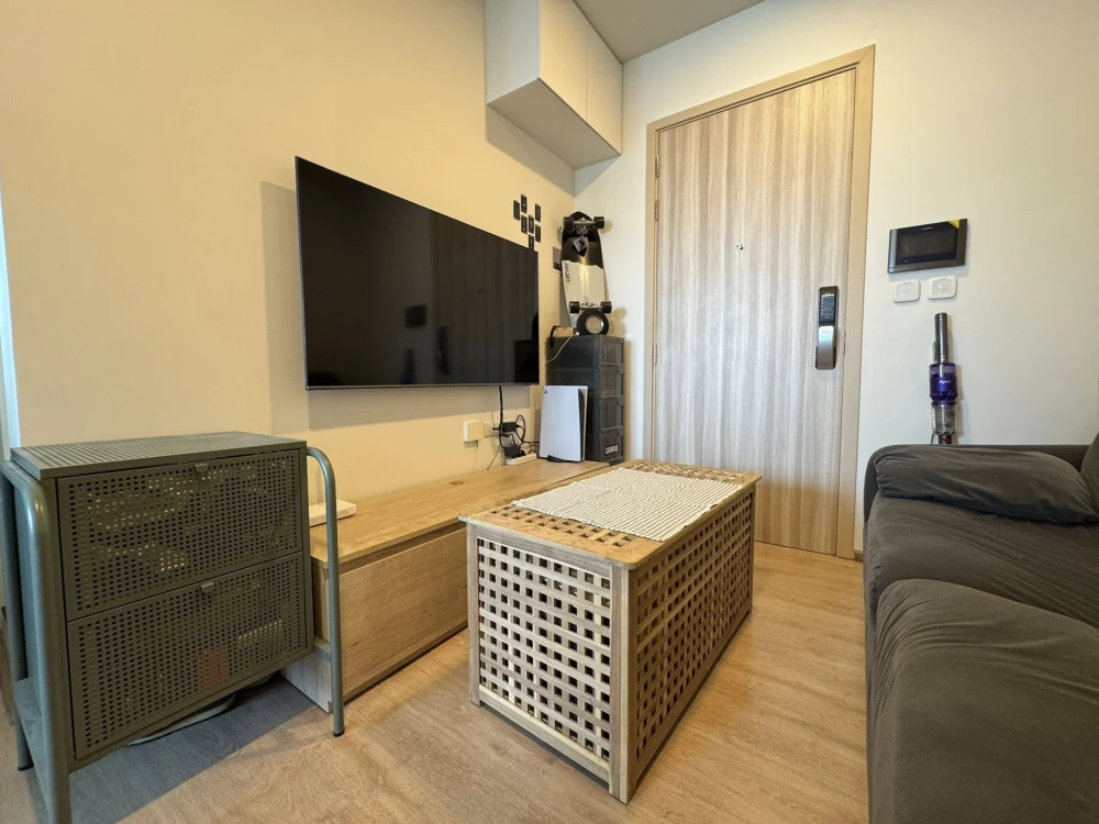 For sale: Chewathai Kaset Nawamin, 9th floor, fully furnished room. Interested in owning one? Hurry and reserve now.