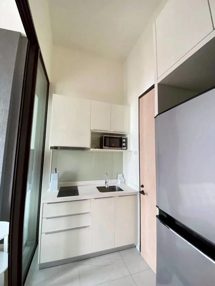 Selling Chewathai Residence Asoke, 25th floor, unobstructed view, fully furnished. Buy now, don't miss out!