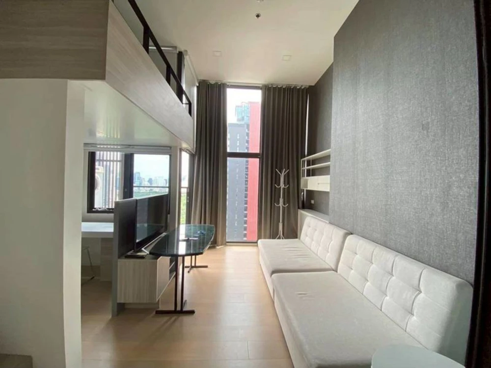 Selling Chewathai Residence Asoke, 25th floor, unobstructed view, fully furnished. Buy now, don't miss out!