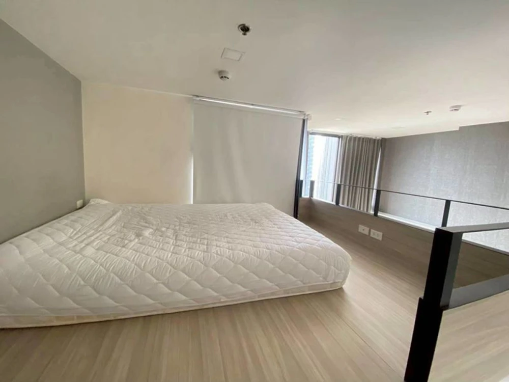 Selling Chewathai Residence Asoke, 25th floor, unobstructed view, fully furnished. Buy now, don't miss out!
