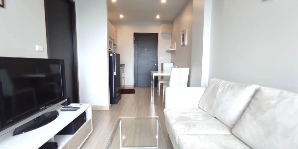 Chrisma Ramintra for sale, nice room, 5th floor, good location, comes with complete furniture and appliances. Don't miss it.