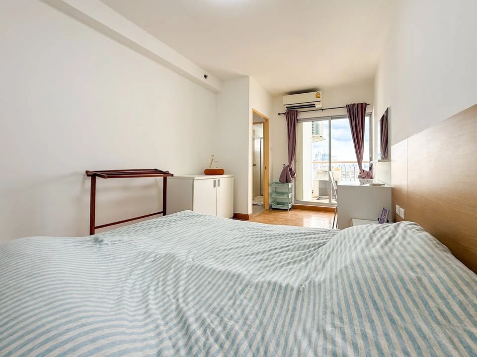 For sale: City Home Ratchada-Pinklao, 1 bedroom, 1 bathroom, plenty of living space, fully furnished. Reserve now!