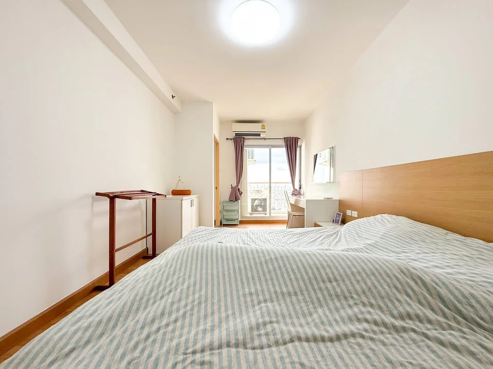 For sale: City Home Ratchada-Pinklao, 1 bedroom, 1 bathroom, plenty of living space, fully furnished. Reserve now!