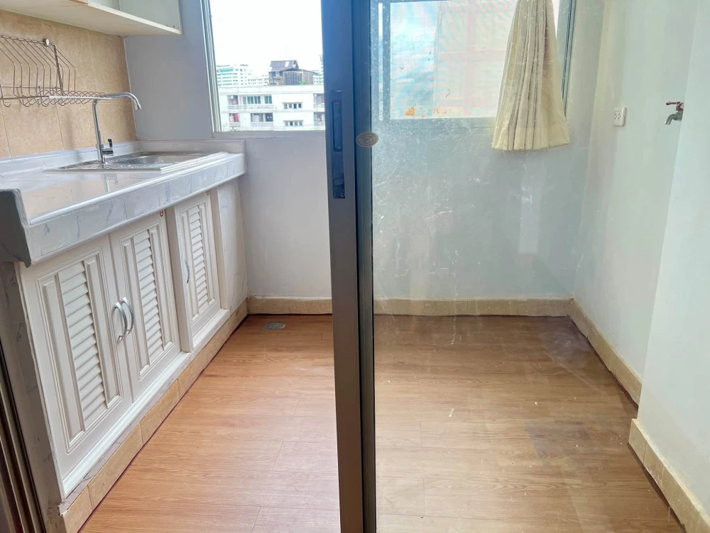 Selling City Home Ratchada-Pinklao, 1 bedroom, 1 bathroom. Great location, convenient transportation. Book now!