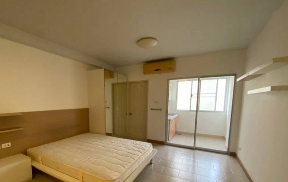 Selling City Home Ratchada-Pinklao, 12th floor unit, fully furnished, in a prime location. Don't miss out! images