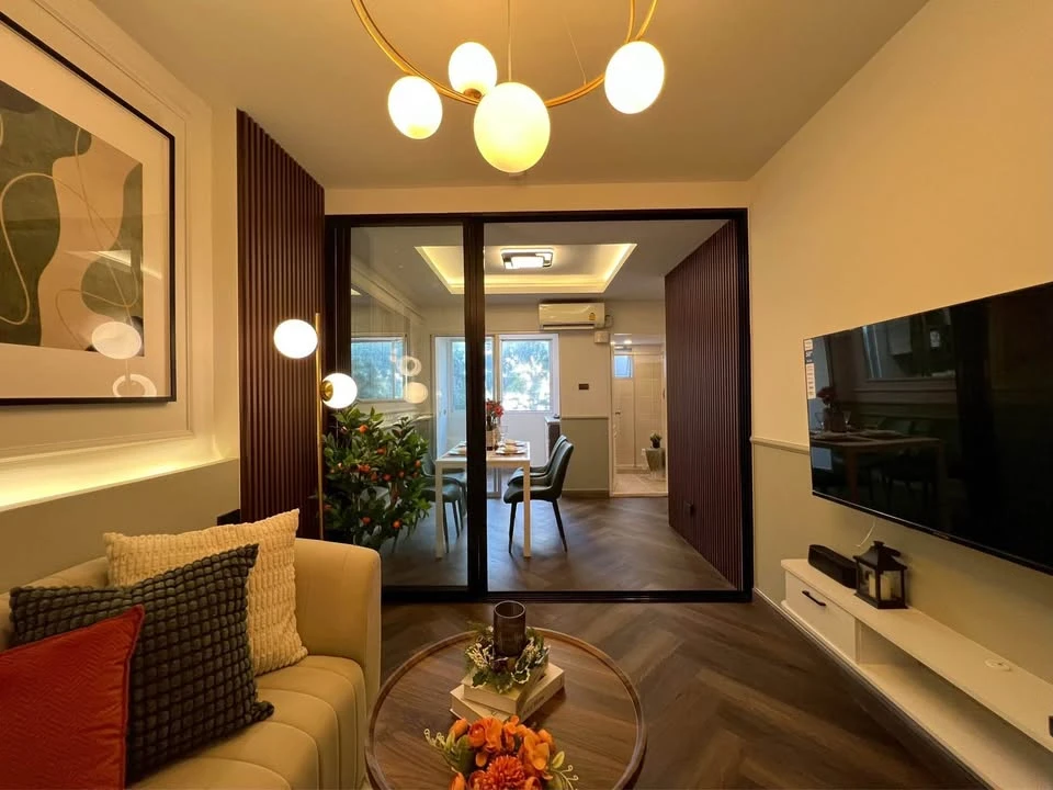 City Home Ratchada-Pinklao (Charansanitwong 95/1) for sale. Large 42 sq.m. unit, beautifully decorated, unobstructed view. Book now!