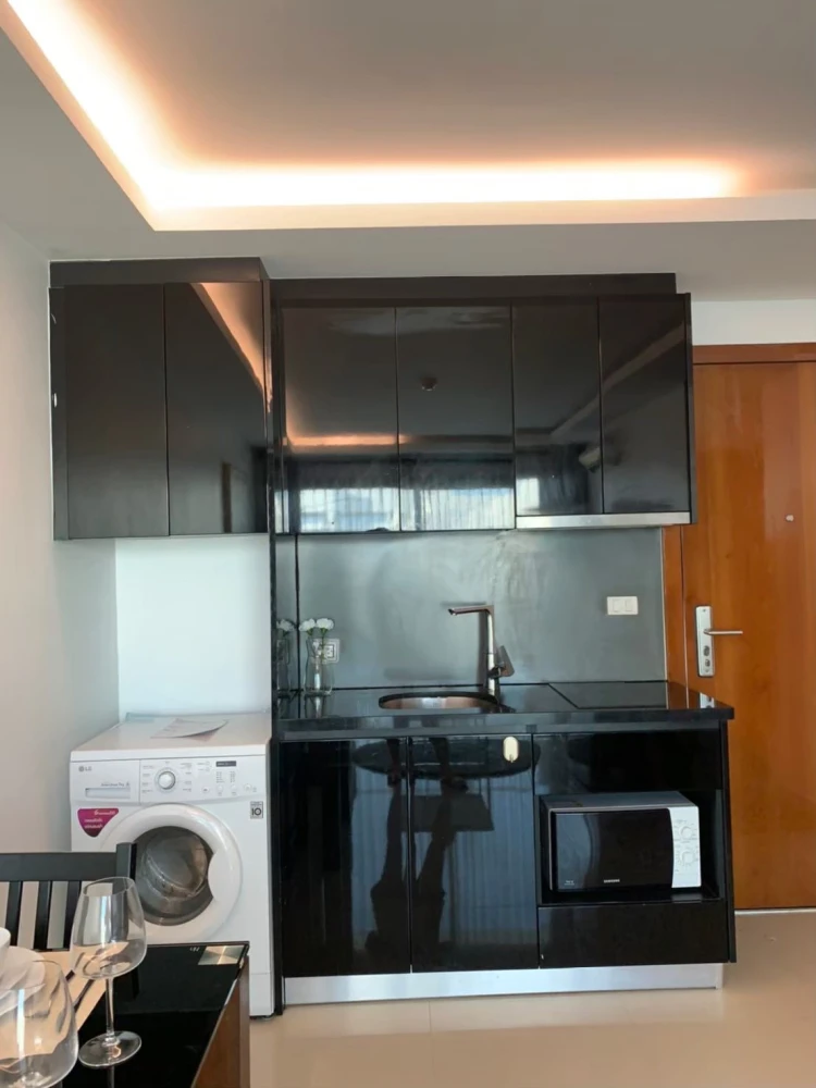 Club Royal Wongamat for sale, 1 bedroom, 1 bathroom, good location, convenient transportation, beautiful view, reserve now.
