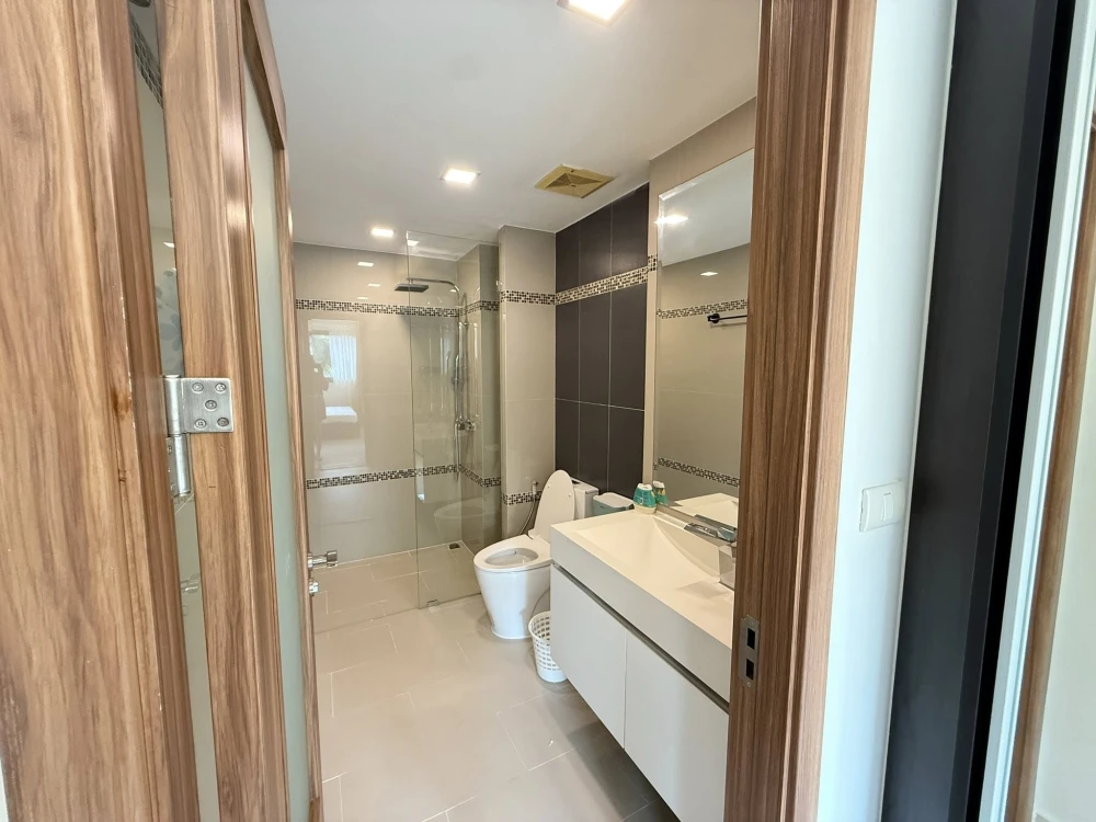 Club Royal Wongamat for sale, 1 bedroom, 1 bathroom, fully furnished, beautiful swimming pool view, reserve now!