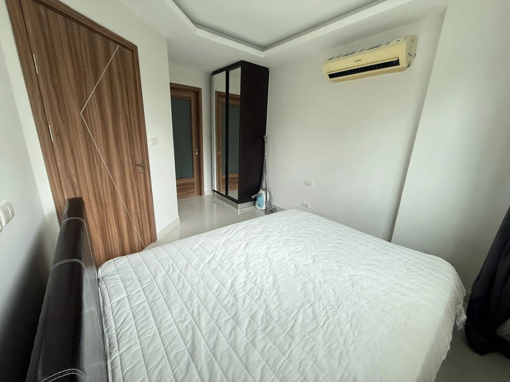 Club Royal Wongamat for sale, 1 bedroom, 1 bathroom, fully furnished, beautiful swimming pool view, reserve now!