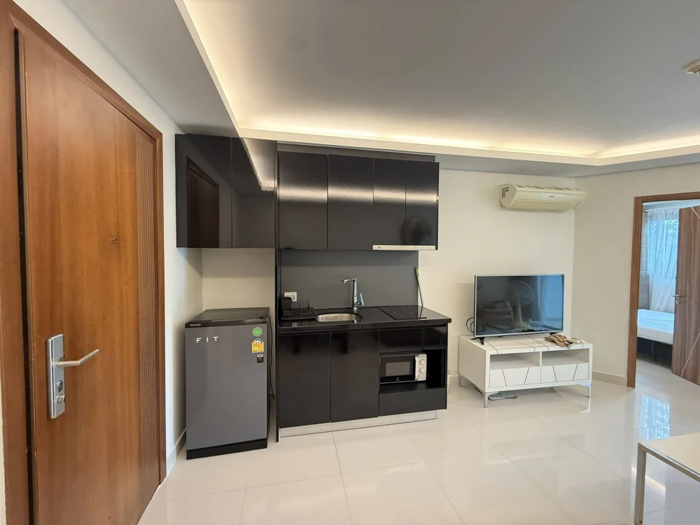 Club Royal Wongamat for sale, 1 bedroom, 1 bathroom, fully furnished, beautiful swimming pool view, reserve now!