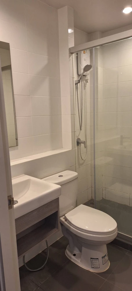 Selling a fully furnished Common TU unit on the 29th floor. Book now! Limited availability.