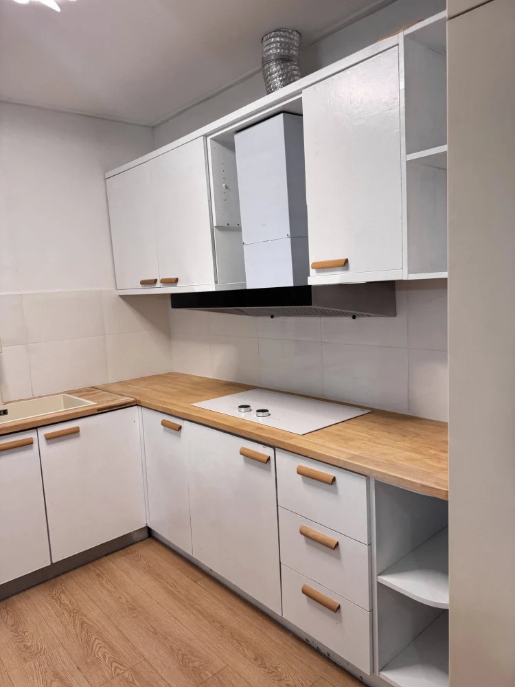 Selling Commonwealth Pinklao 1-bedroom, 1-bathroom unit with spacious living area and complete amenities. Book now!