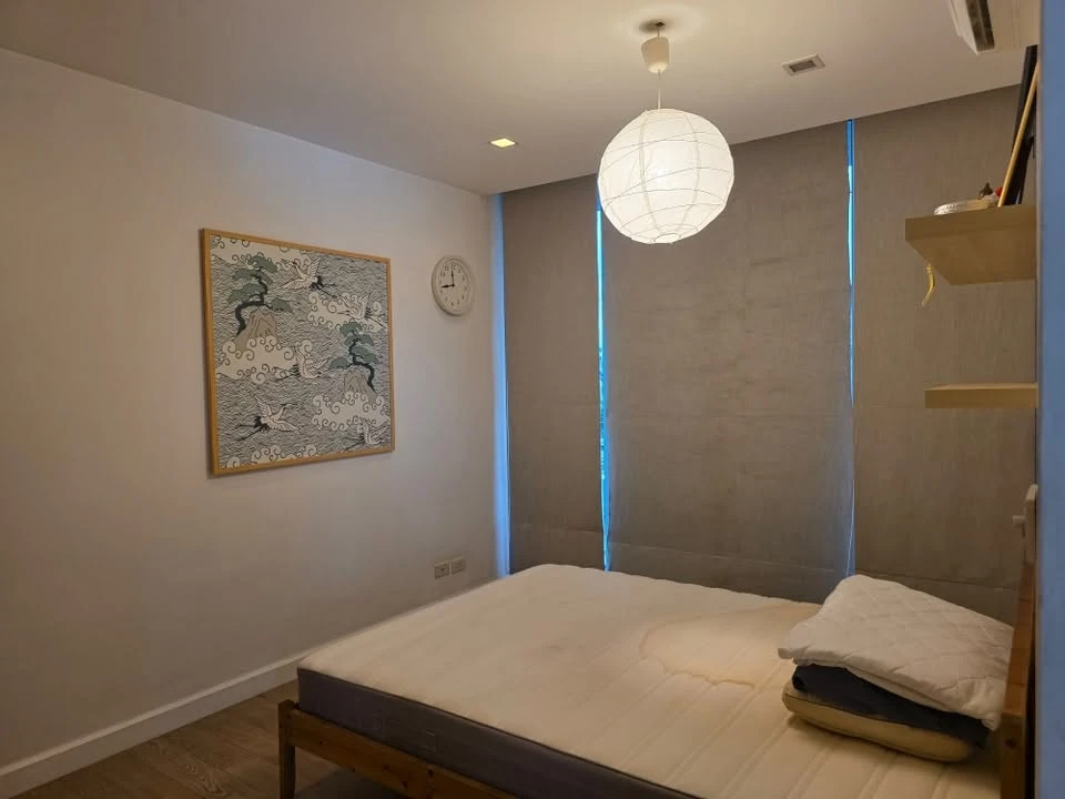 Selling Commune 80 corner units offering privacy, beautifully decorated in Muji style, fully furnished. Don't miss out! images