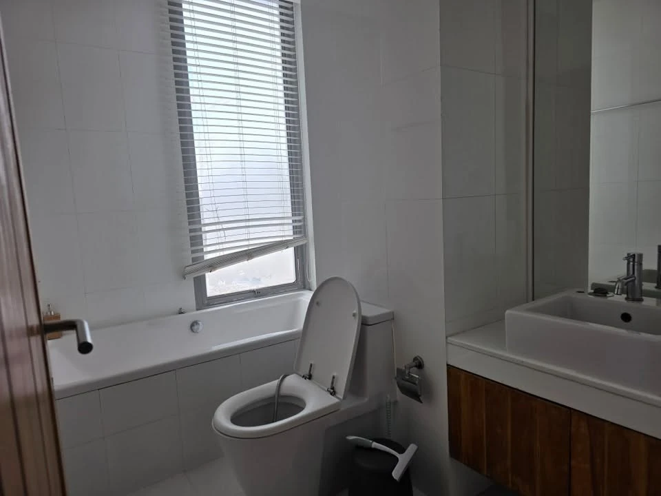 Selling Commune 80 corner units offering privacy, beautifully decorated in Muji style, fully furnished. Don't miss out!