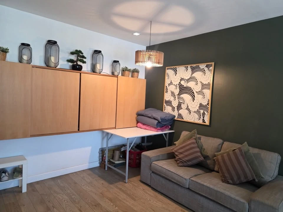 Selling Commune 80 corner units offering privacy, beautifully decorated in Muji style, fully furnished. Don't miss out!