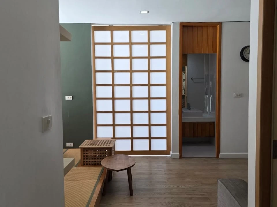 Selling Commune 80 corner units offering privacy, beautifully decorated in Muji style, fully furnished. Don't miss out!