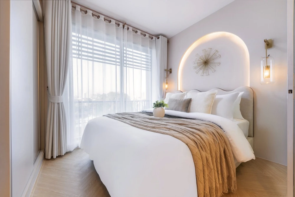 Condo for sale: a Space ME Sukhumvit 77. Nicely furnished with high-quality built-in features and complete amenities. Book now!