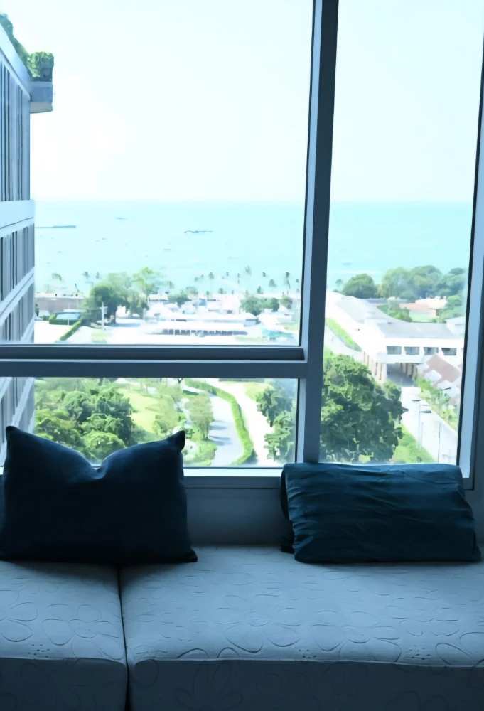 Condo Centric Sea for sale, spacious room with plenty of usable space, decorated in a controlled tone, comes with complete amenities, don't miss it.