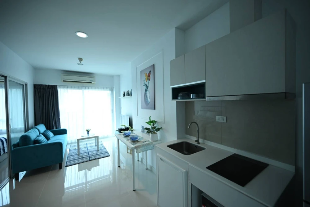 Condo Centric Sea for sale, spacious room with plenty of usable space, decorated in a controlled tone, comes with complete amenities, don't miss it.