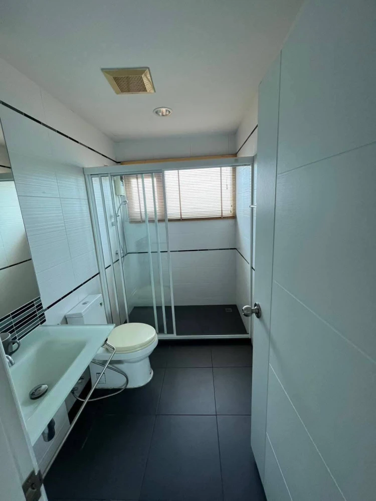 Condo Centric Sea for sale. Ready to move in, fully furnished, sea view. Book now!