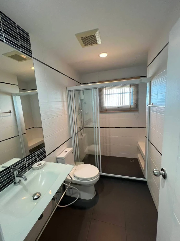 Condo Centric Sea for sale. Ready to move in, fully furnished, sea view. Book now!