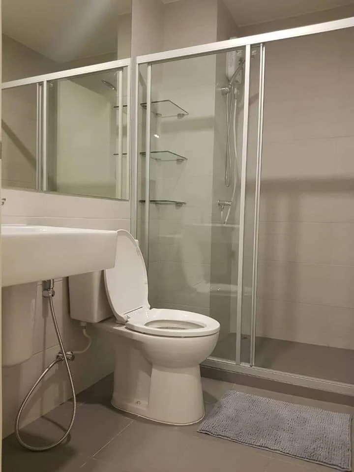 Condo for sale Notting Hill Leamchabang 1 bedroom 1 bathroom, beautiful view from high floor, good location, don't miss it.