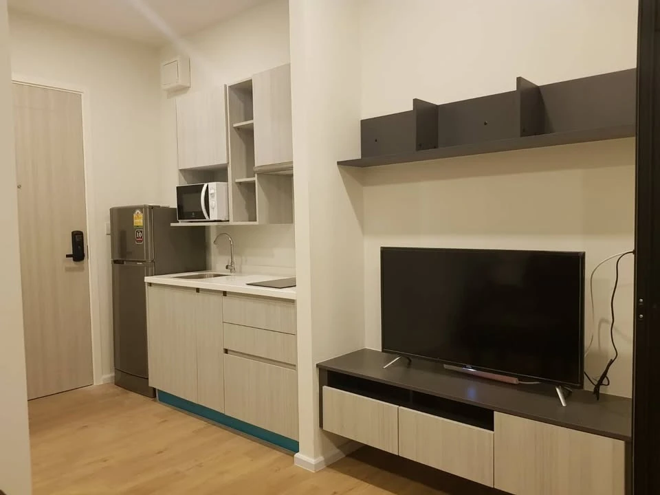 Condo for sale Notting Hill Leamchabang 1 bedroom 1 bathroom, beautiful view from high floor, good location, don't miss it.