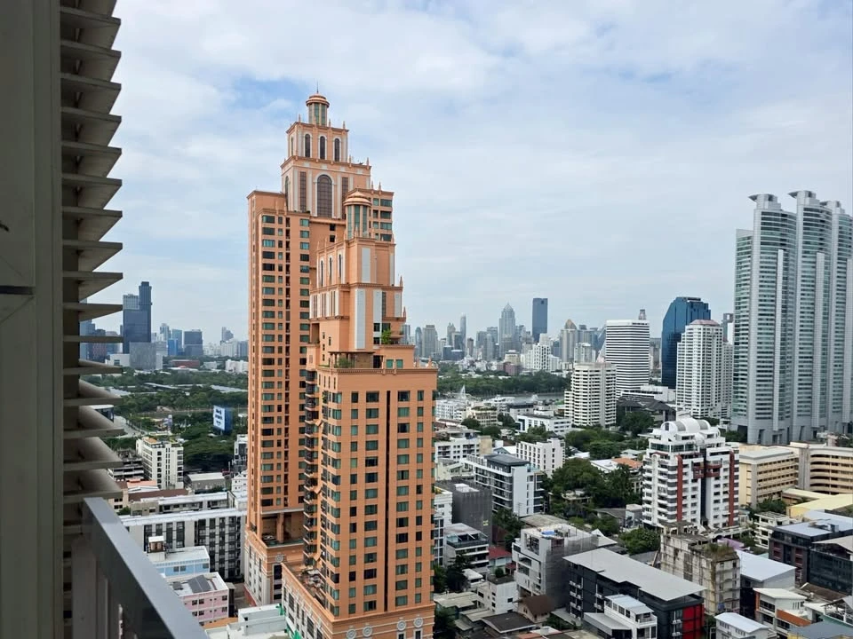 Condo Park 24 Origin Phrom Phong for sale, ready to move in, fully furnished, just bring your bags!!!!