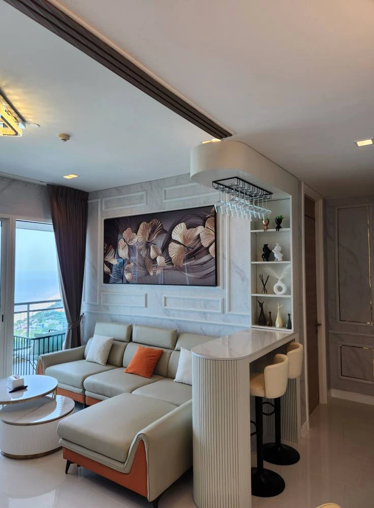 For sale Condo Reflection Jomtien Beach Pattaya, beautifully decorated room, amazing built-in, lots of usable space, sea view, don't miss it.