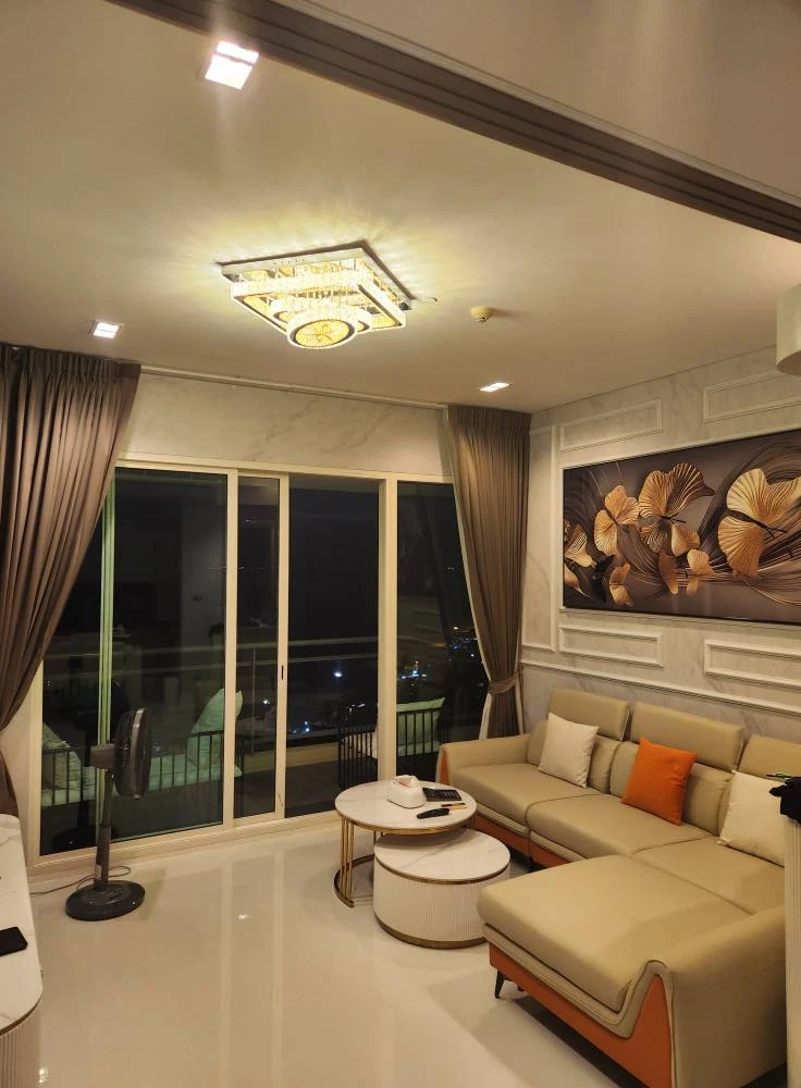 For sale Condo Reflection Jomtien Beach Pattaya, beautifully decorated room, amazing built-in, lots of usable space, sea view, don't miss it.
