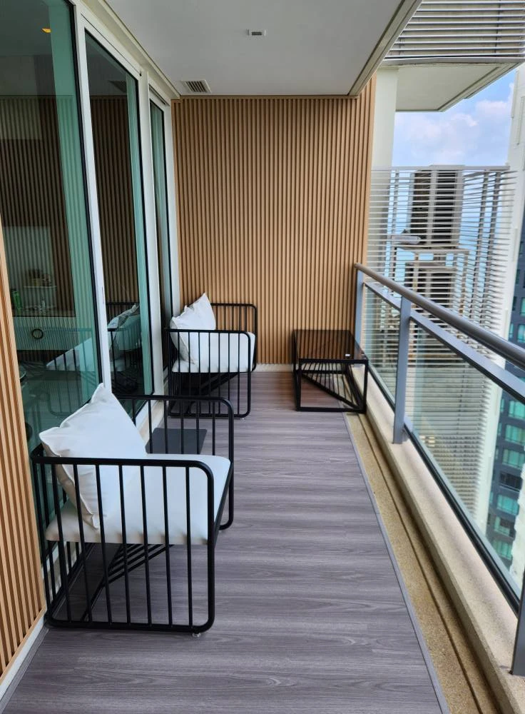 For sale Condo Reflection Jomtien Beach Pattaya, beautifully decorated room, amazing built-in, lots of usable space, sea view, don't miss it.