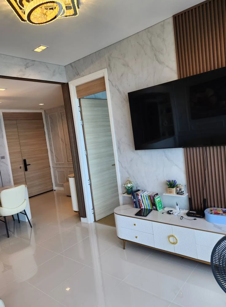For sale Condo Reflection Jomtien Beach Pattaya, beautifully decorated room, amazing built-in, lots of usable space, sea view, don't miss it.