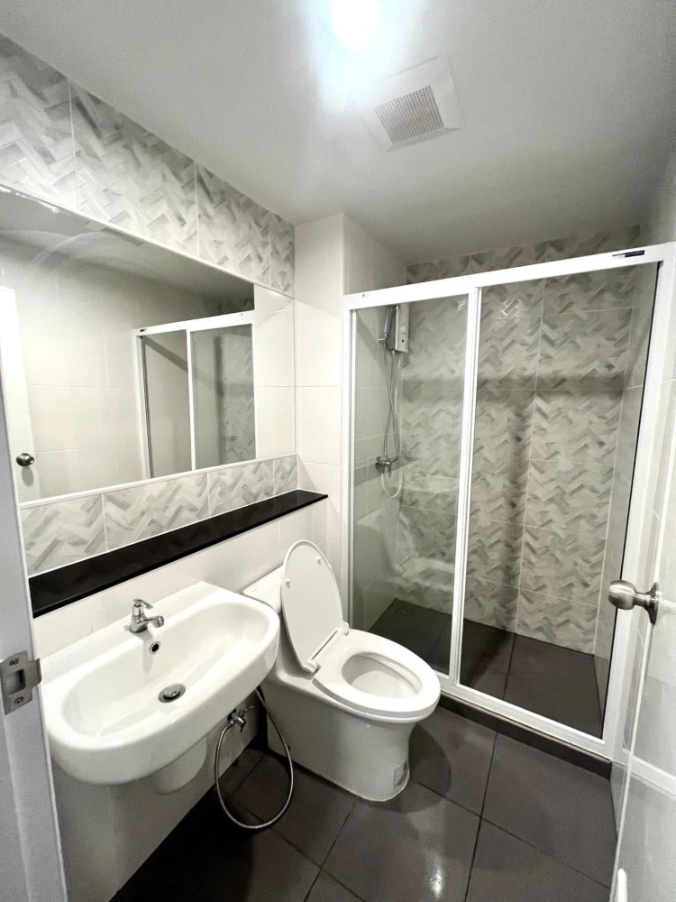 Condo for sale, Regent Home Bangna, 30th floor, high view, great price, come and own it today.