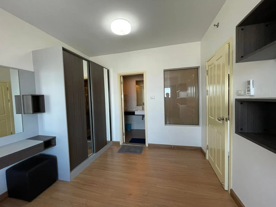 Condo for sale Supalai Mare Pattaya, ready to move in, fully furnished, spacious and comfortable, reserve now!