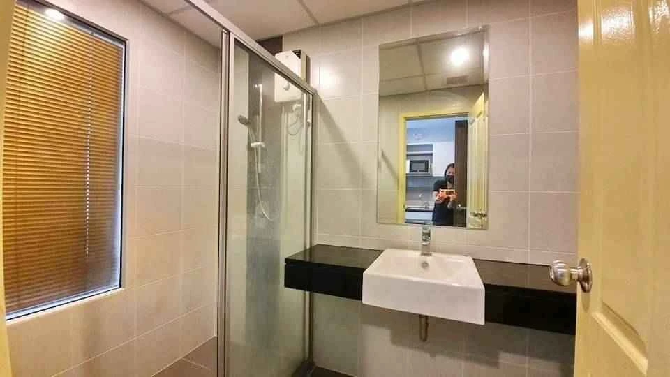 Condo for sale Supalai Mare Pattaya, ready to move in, fully furnished, spacious and comfortable, just bring your bags!!
